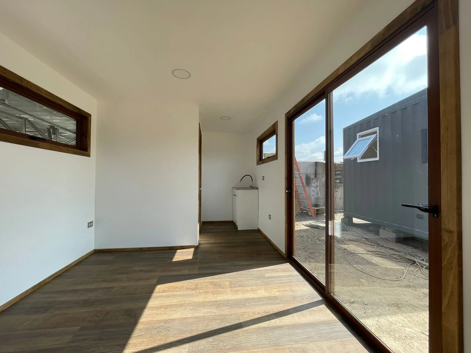 Cabina Modulare di Design 18mq con Finiture Premium Nero Opaco