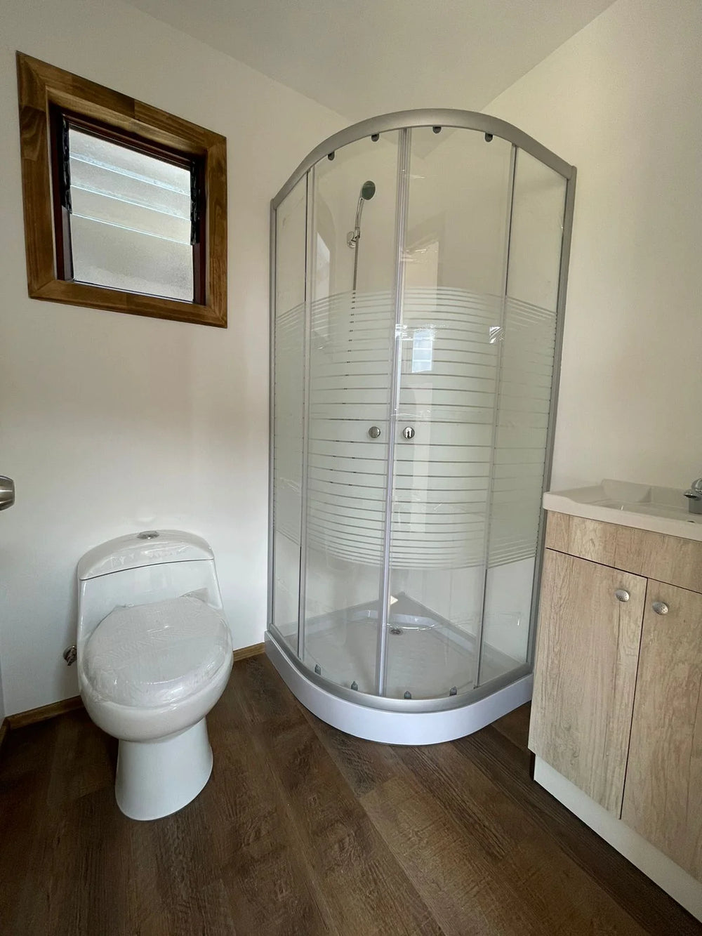 Cabina Modulare di Design 18mq con Finiture Premium Nero Opaco