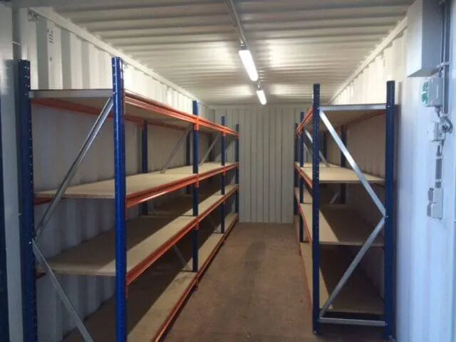 Container 20 Piedi Magazzino Attrezzato (Scaffali ed Impianto Elettrico)