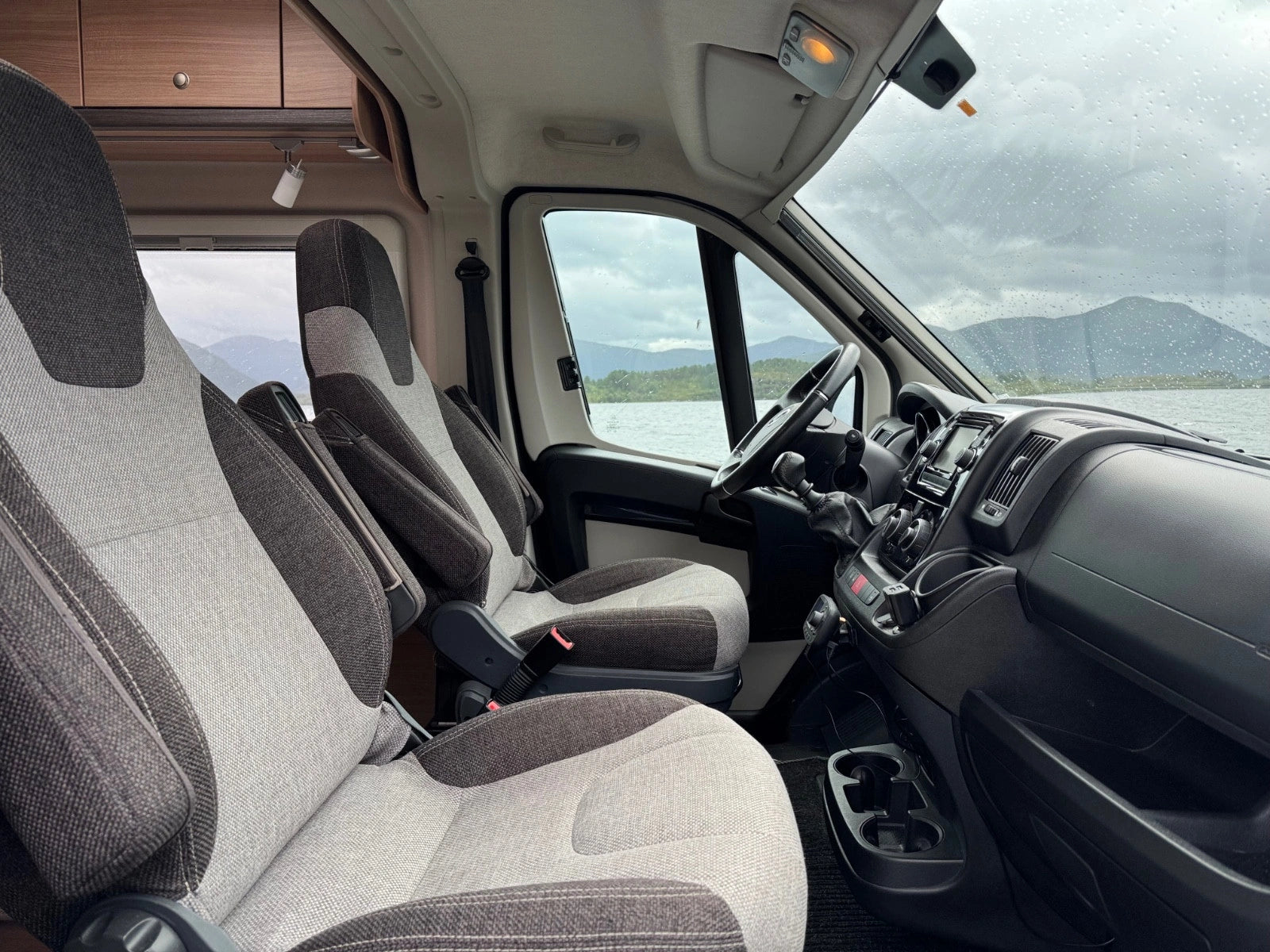 KNAUS BOXTAR FAMILY 600 - 04 POSTI LETTO