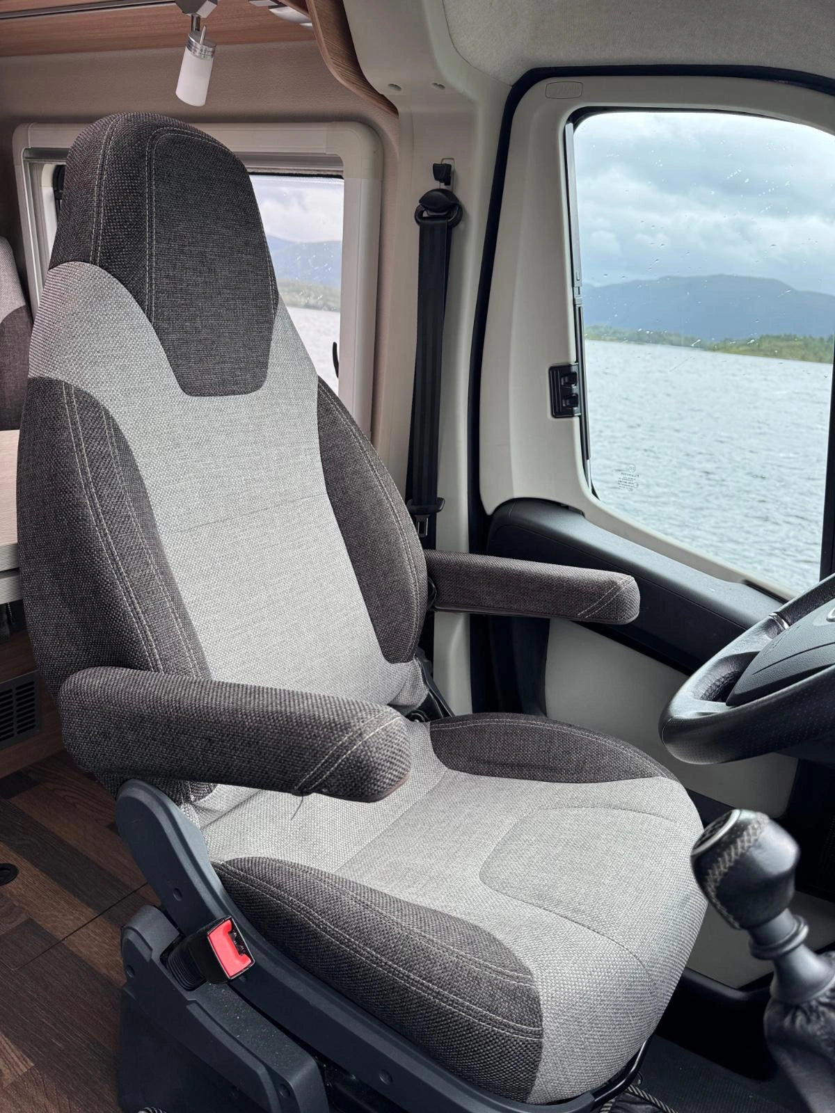 KNAUS BOXTAR FAMILY 600 - 04 POSTI LETTO