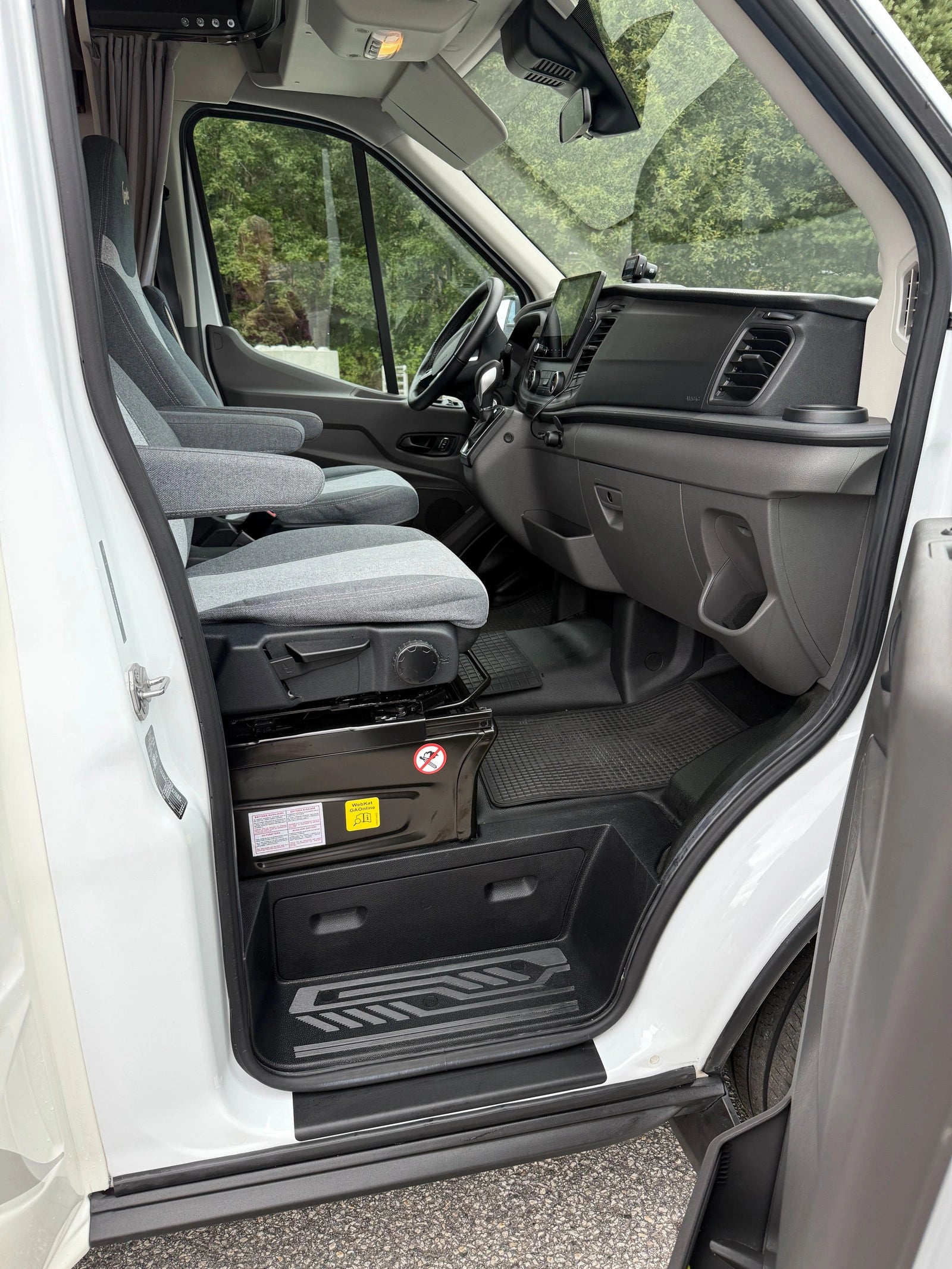 CHALLENGER 348 XLB GRAPHITE EDITION