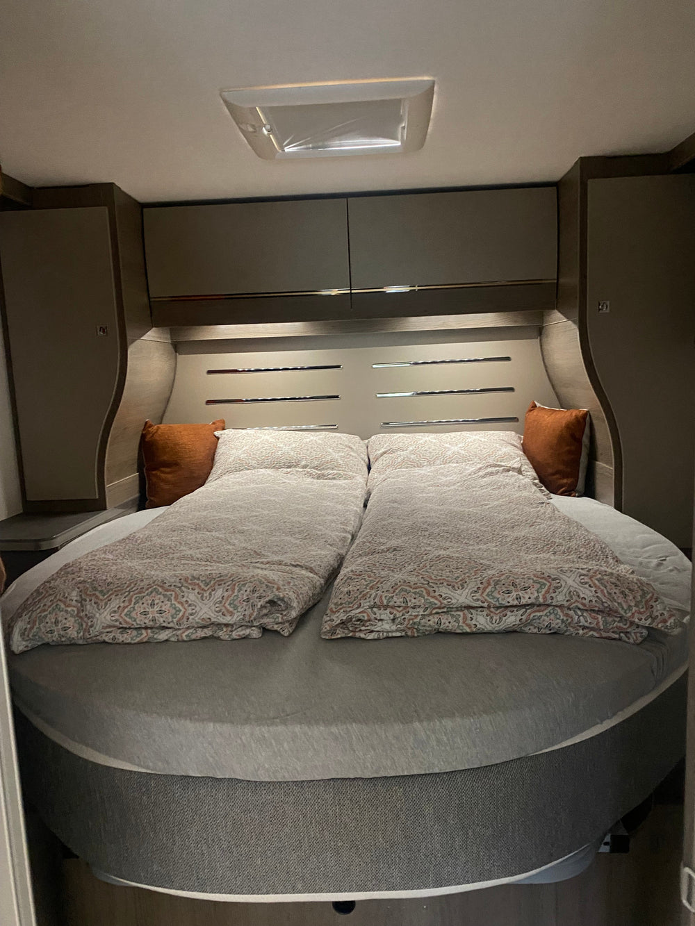 CHALLENGER 348 XLB GRAPHITE EDITION