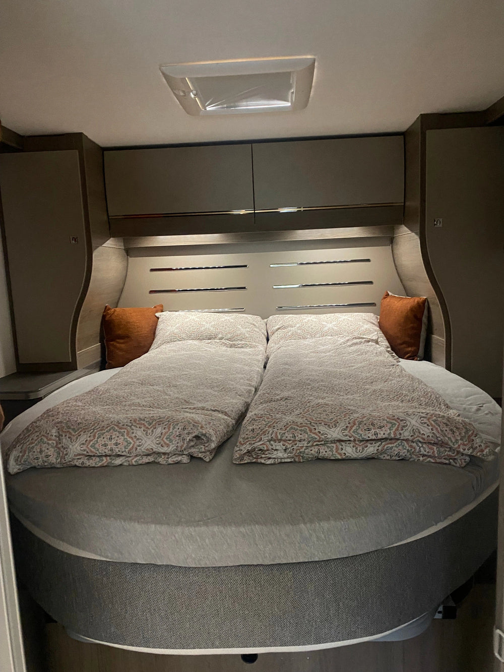 CHALLENGER 348 XLB GRAPHITE EDITION