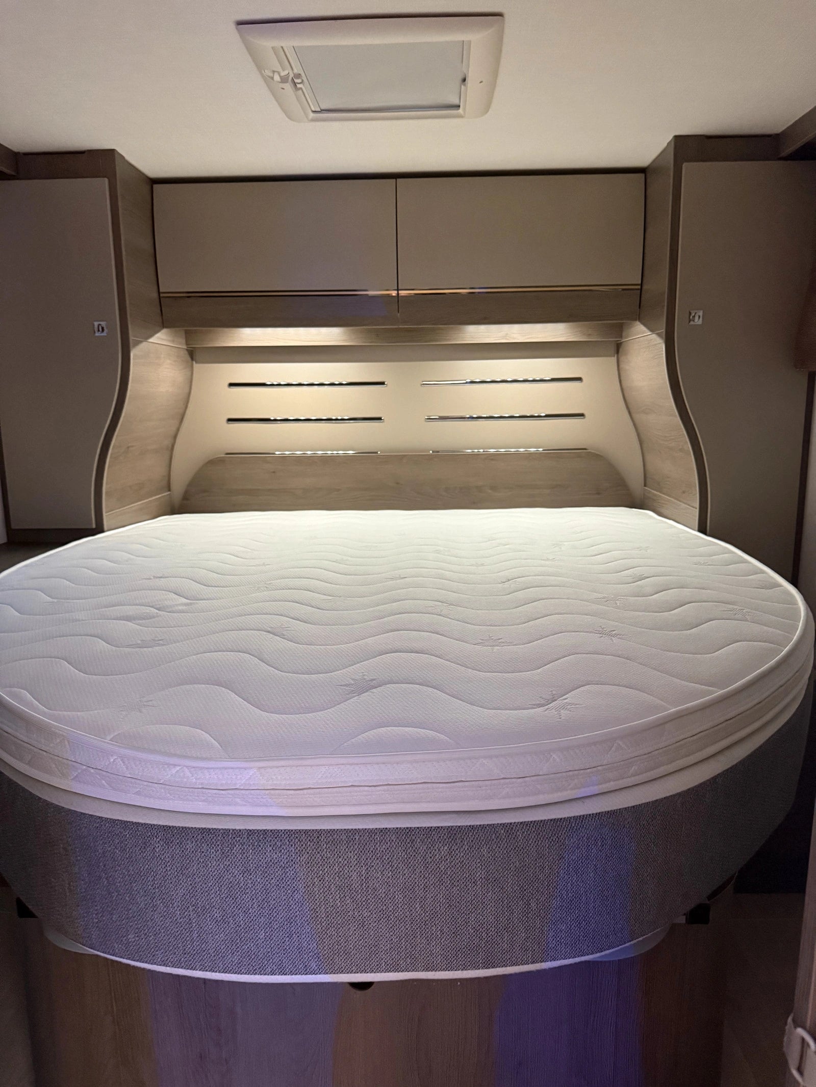 CHALLENGER 348 XLB GRAPHITE EDITION