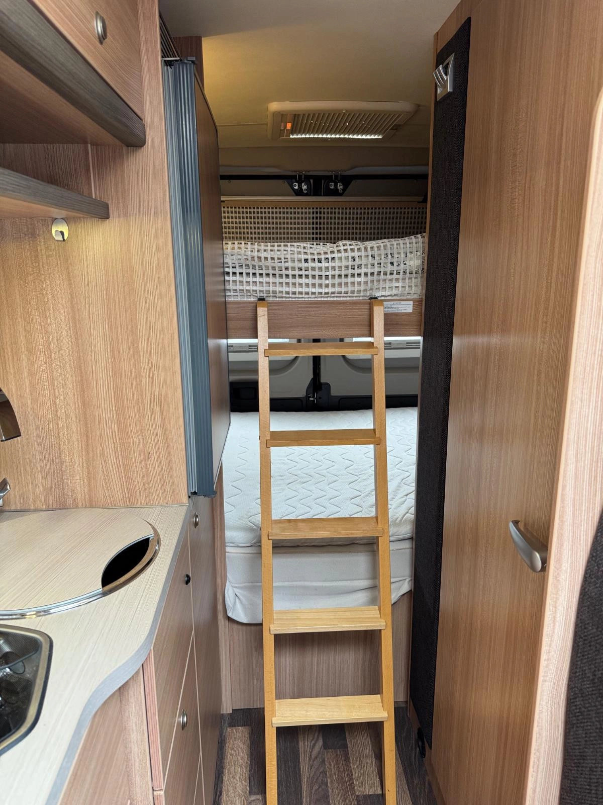 KNAUS BOXTAR FAMILY 600 - 04 POSTI LETTO