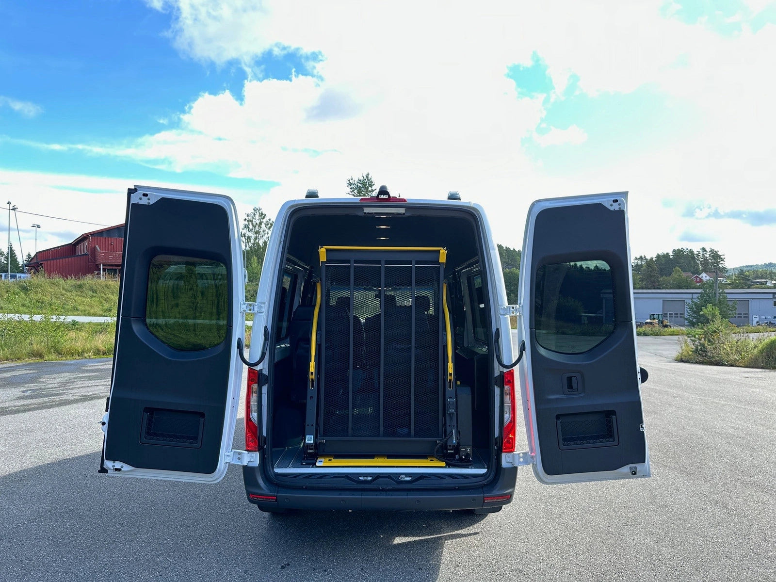 MERCEDES-BENZ SPRINTER FG III 315 CDI 43 LONG 9G-TRONIC + SOLLEVATORE SEDIA A ROTELLE