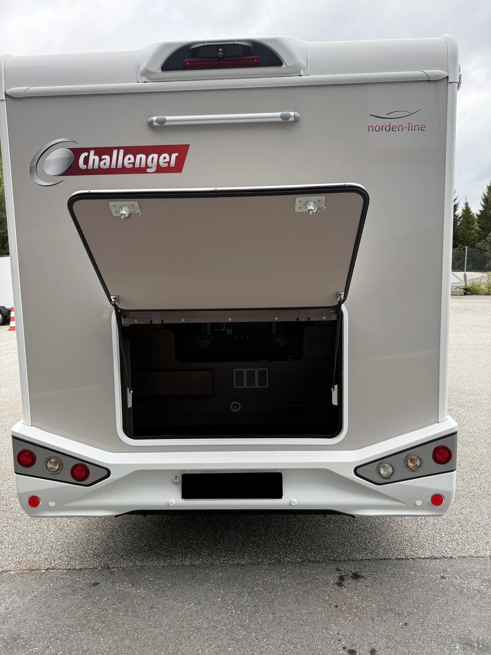 CHALLENGER 348 XLB GRAPHITE EDITION