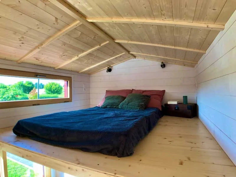 Tiny House Autonoma 16.5mq con Due Mezzanini per 4 Persone