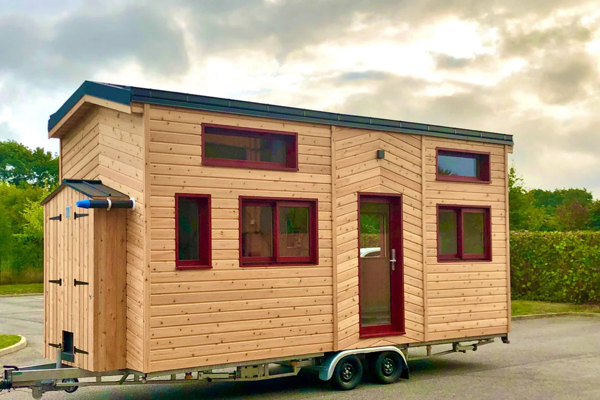 Tiny House Autonoma 16.5mq con Due Mezzanini per 4 Persone